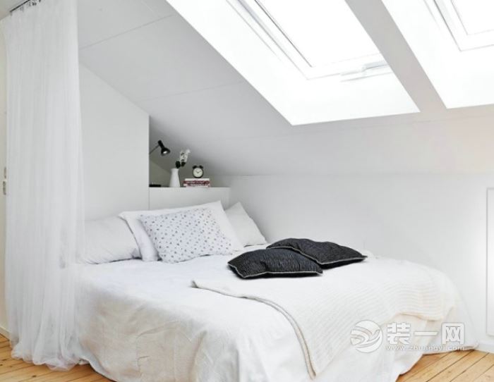 白色北欧风情阁楼卧室设计效果图