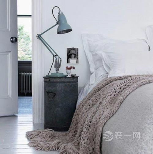 卧室角落的小风景 天津装修网10款创意床头柜设计
