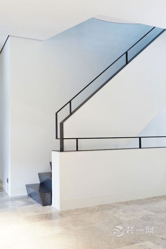 告别无聊与平庸 9款艺术感客厅楼梯装修效果图欣赏