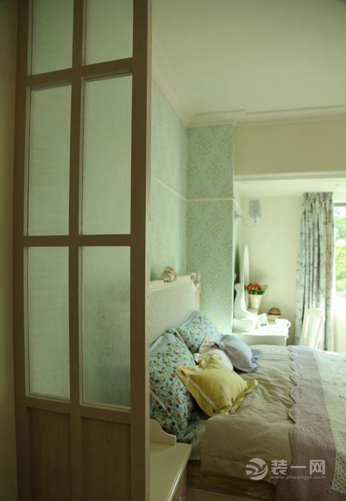 105平米田园风格两居室装修案例卧室装修效果图