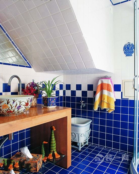 蓝色瓷砖营造海洋气息 天津装饰公司11款卫浴案例图
