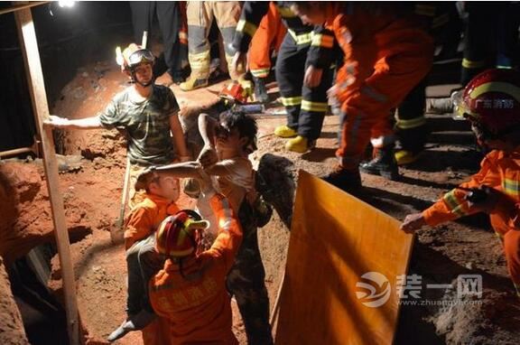工地塌陷男子掉进3米坑 深圳装修网揭工地安全隐患