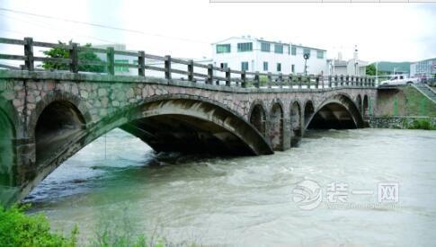 广州暴雨突破日雨量纪录 家具被水泡了如何修复？