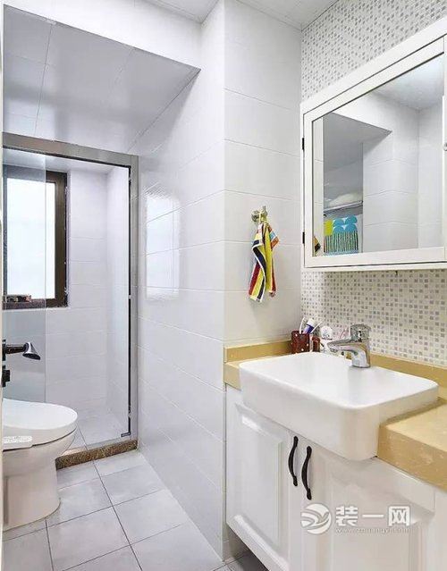 武汉卧龙墨水湖边70平一居室现代简约风格装修实景图——卫生间