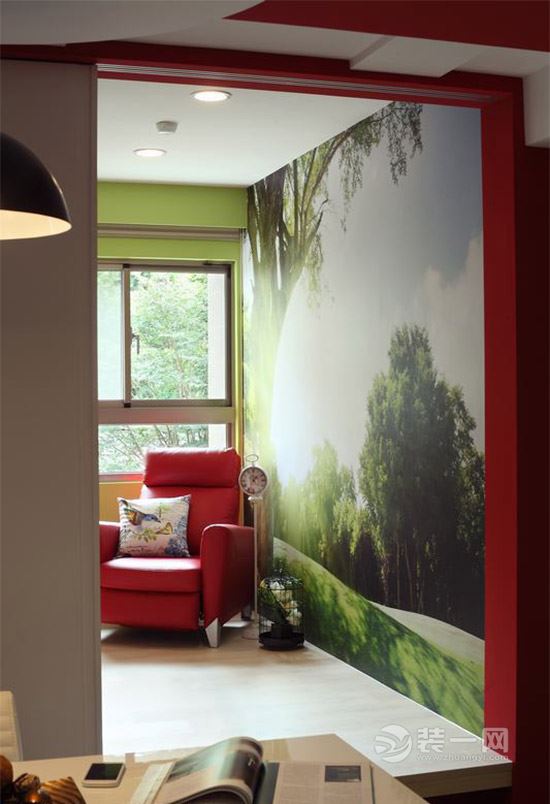 大红配大绿 包头装修公司分享86平米设计案例效果图--墙面装饰