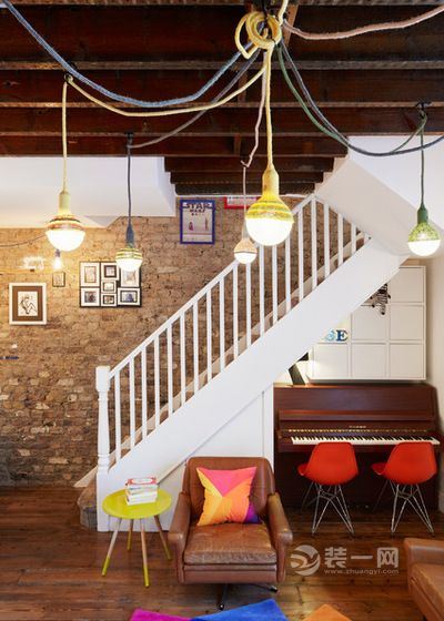 通辽装修网分享四口之家的古朴色彩设计案例效果图：楼梯