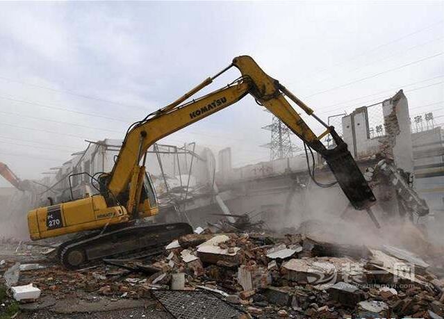 北京老旧小区2100平违建房被拆除 将装修成便民设施