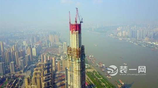 航拍华中第一高楼武汉绿地中心