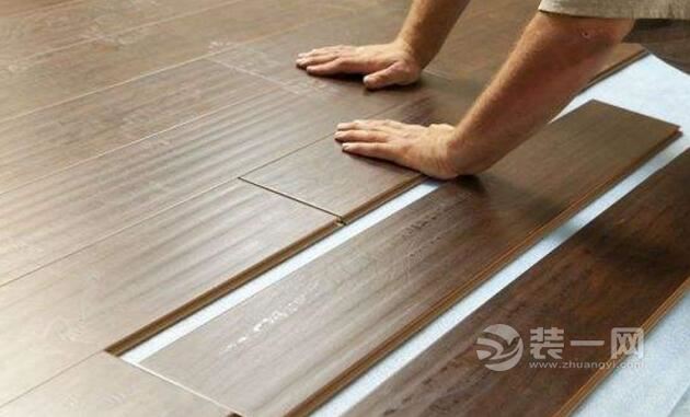 木地板怎么清洁保养 定期给地板上蜡使用寿命更长哦