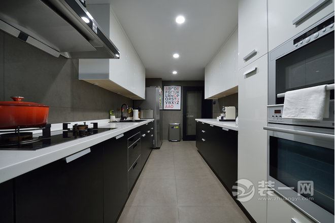 235平四室现代简约设计案例图 呼和浩特装修公司推荐：厨房