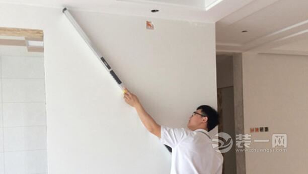 竣工必需的墙面工程验收规范 垂直平整度检查很重要