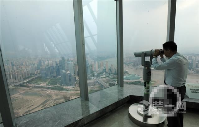 339米重庆环球金融中心 会仙楼观景台试营业内部装修图