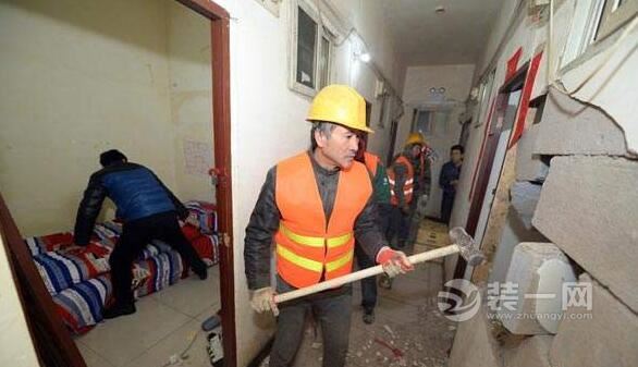 装修简单安全隐患大 北京地下室群租扰民被业主投诉