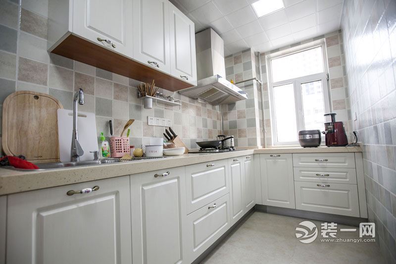 南京复地新都国际106平米美式风格两居室装修效果图