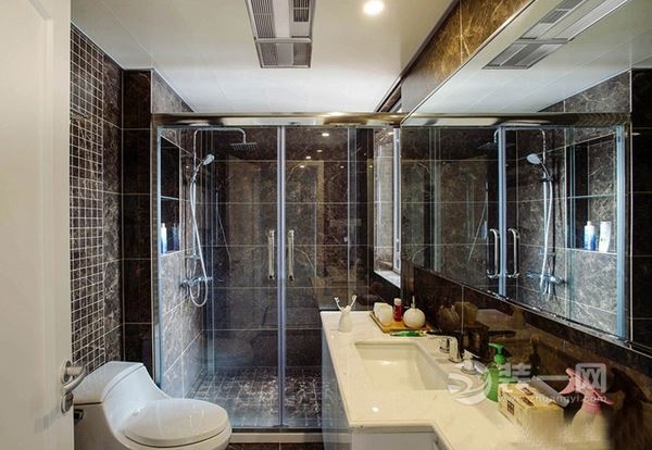 120平米现代简约风格干湿分离卫浴间装修实景图