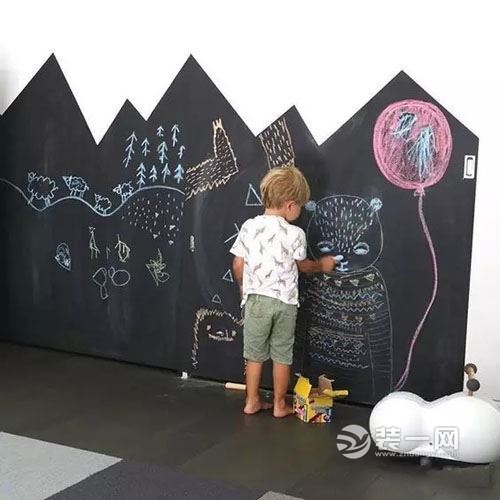 儿童房游戏区墙面装饰布置图