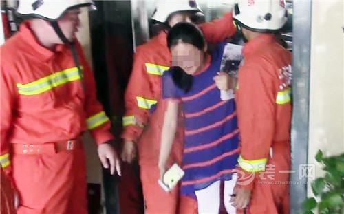 天津西青区一写字楼电梯发生故障 困住了三名乘客！