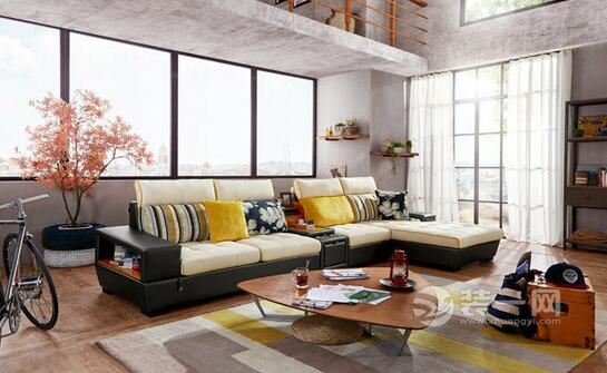 巧妙布艺彩色搭配 让客厅空间氛围活泼起来