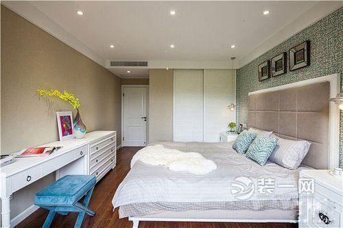 武汉宜化星都汇90平米两居室现代时尚风格两居室装修效果图