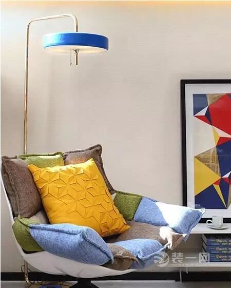 32平米迷你型公寓装修设计 巧变两居室亮黄色家具装饰