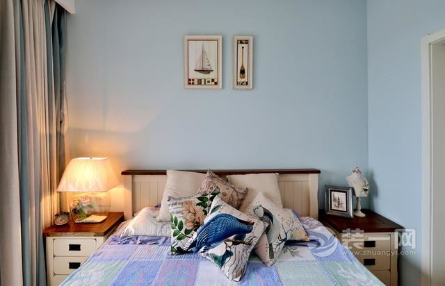 现代简约风格装修效果案例 卧室装修效果图