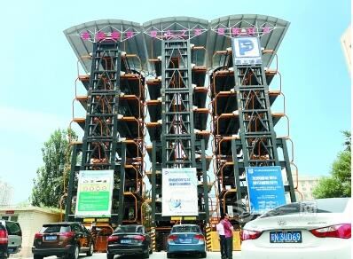 业主花式停车 北京小区摩天轮式立体车库设计很炫酷