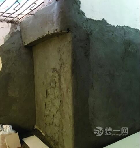 挖空挡土墙搞装修威胁公众安全 广州某业主引众怒