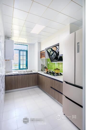 厨房装修效果图 欧式风格装修案例 110平米房子装修效果图