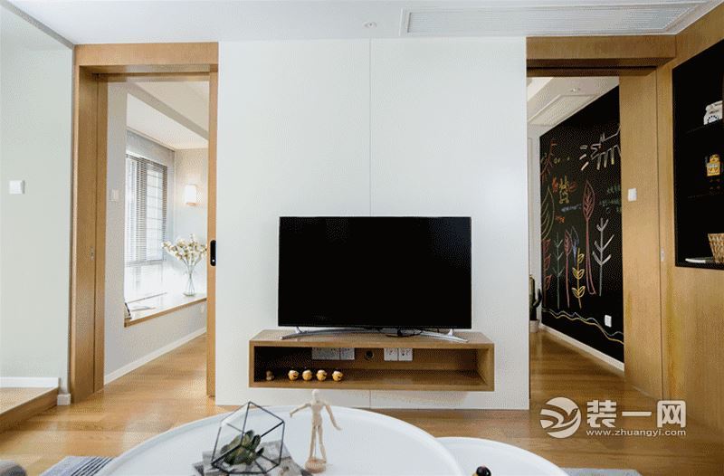114平米北欧风格客厅电视墙装修实景图