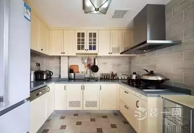 156平米美式风格厨房装修实景图