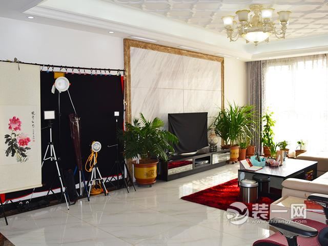 武汉联投金色港湾125平现代风格客厅装修实景图