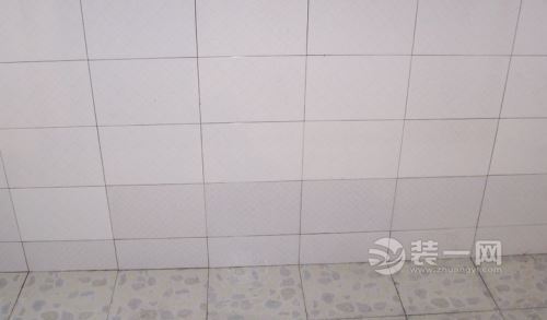 卫浴间瓷砖铺贴