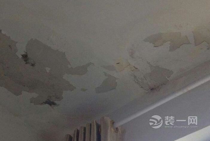 房屋漏水天花板装修被毁