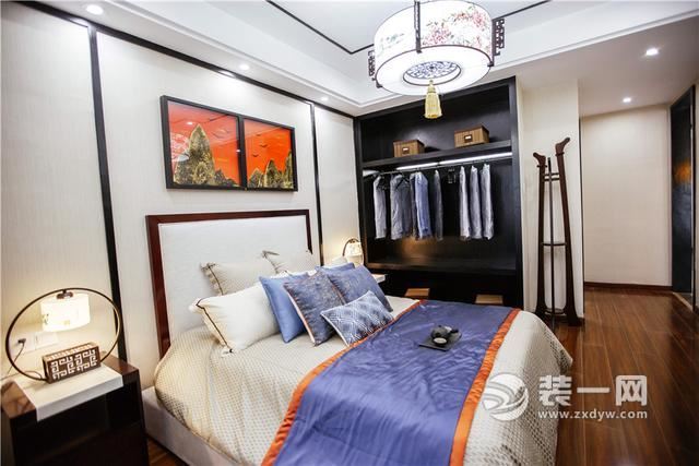 武汉清江山水124平三居室中式风卧室装修效果图
