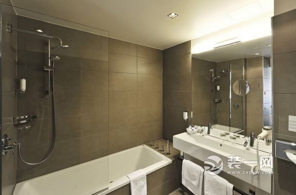 140平中式父母房浴室装修效果图