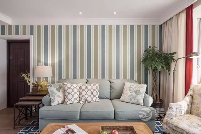 小户型带阁楼现代美式风格客厅沙发墙装修效果图