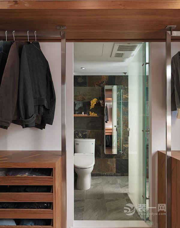 日式风三居设计卫生间图片