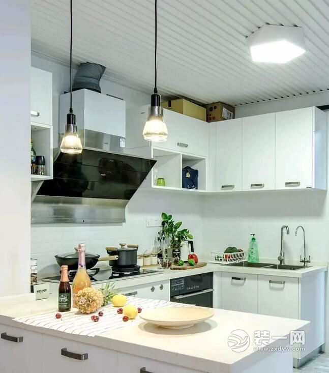 65平两居单身小公寓混搭风格厨房装修效果图