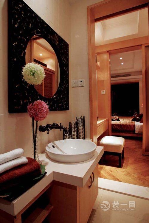 143平三居室东南亚风格装修案例洗手间
