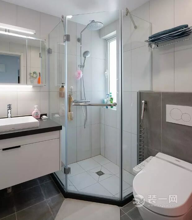 郑州91平时尚简约风格三居室卫生间装修效果图