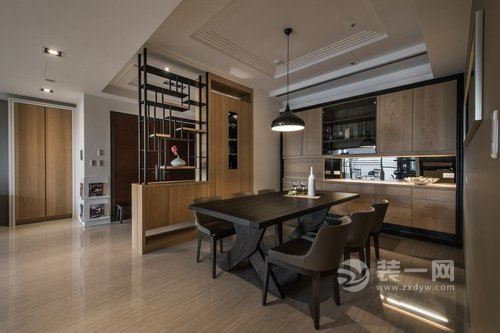 140平三居室日韩风格装修案例餐厅图