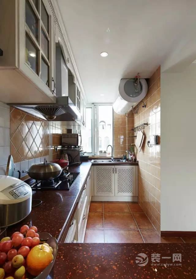 现代美式风格厨房装修案例图
