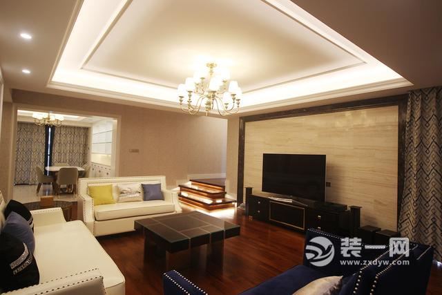 武汉怡景江南182平米四居室美式风格客厅装修设计实景图