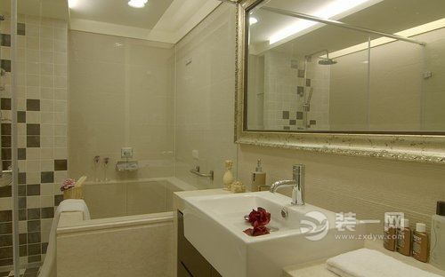 120平米四居室现代简约装修效果图浴室图