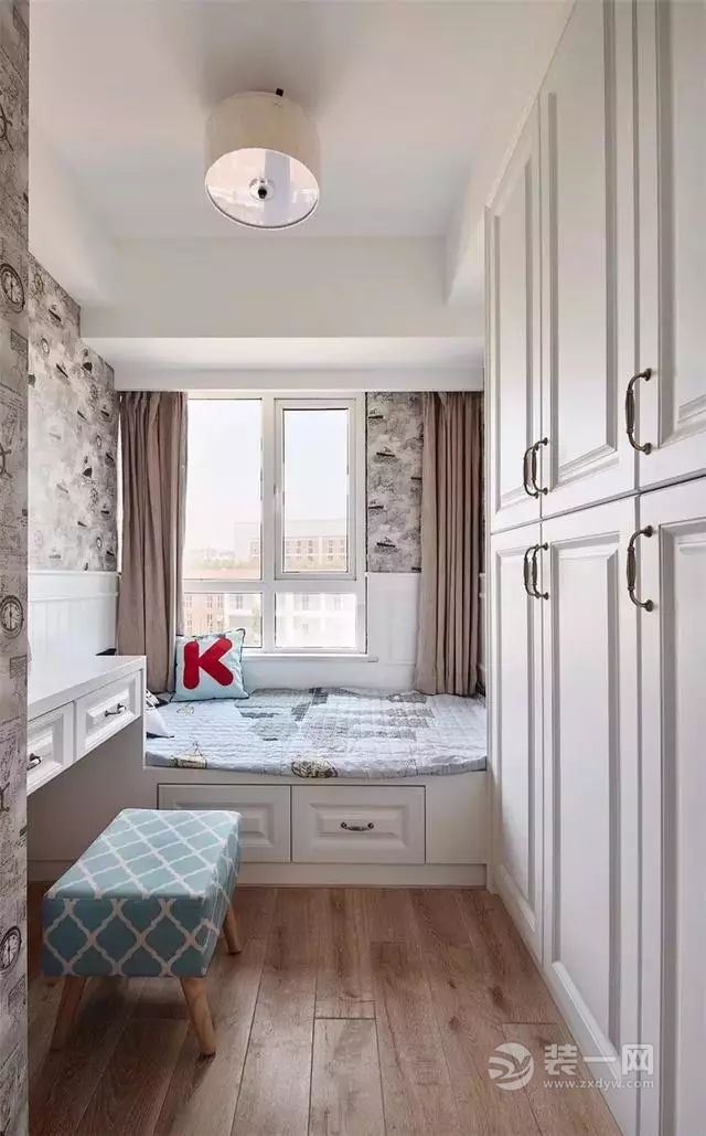 现代美式风格卧室装修效果图