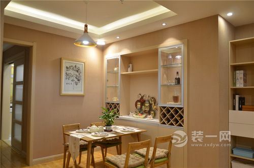 99平米三居室日韩风格设计案例餐厅