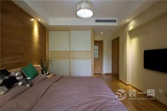 现代日式风格卧室装修效果图