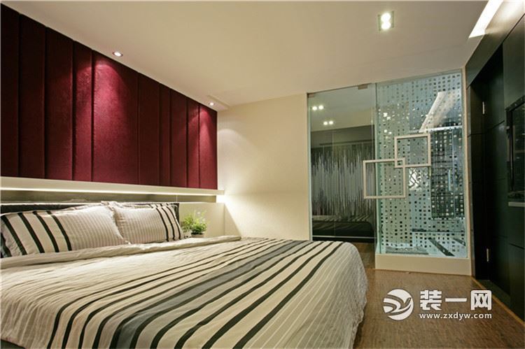 武汉复地悦城102平米两居室现代简约风格卧室装修设计实景图