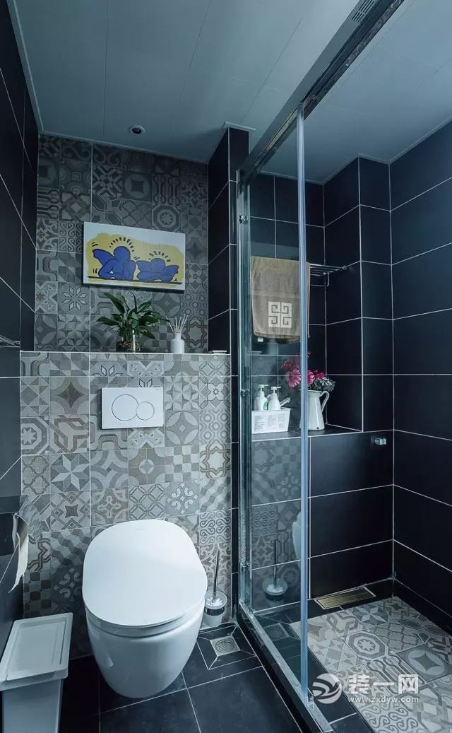 100平米北欧风格三居室卫生间装修实景图