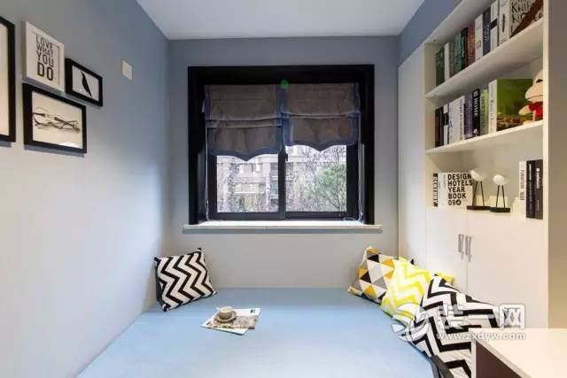 现代简约风格三居室设计案例卧室